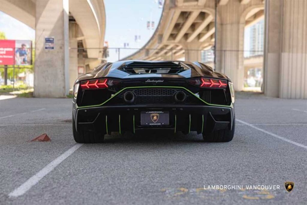 2022 Lamborghini Aventador Ultimae - Lamborghini Vancouver