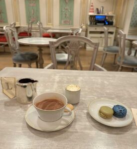 Ladurée Vancouver - 1141 Robson St - Vancouver Page