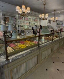 Ladurée Vancouver - 1141 Robson St - Vancouver Page