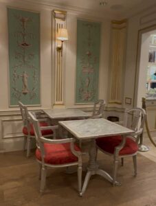 Ladurée Vancouver - 1141 Robson St - Vancouver Page