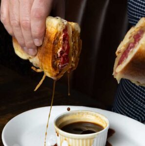 Tableau Bar Bistro - 1181 Melville St, Vancouver - Vancouver Page Local Business Guide